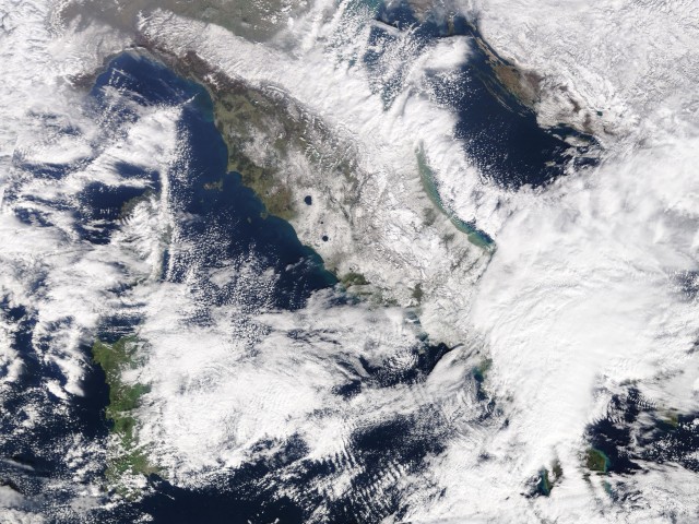 Campania coperta dalla neve - mattina del 27 Febbraio 2018.jpg