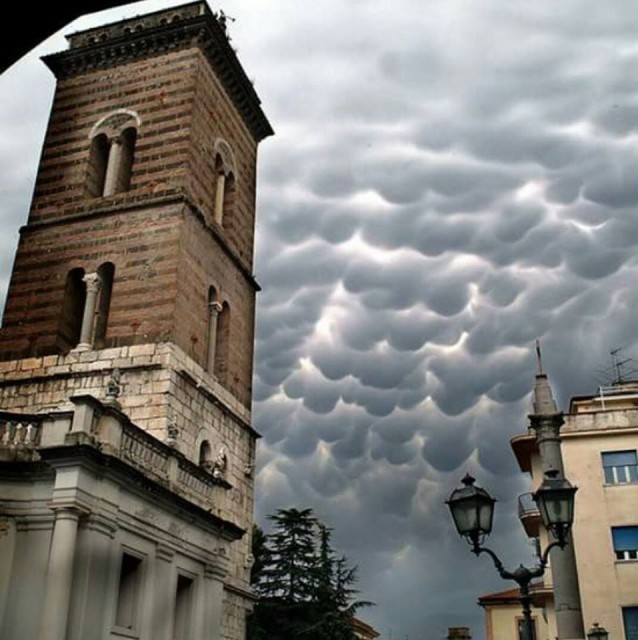 Capua Mammatus.jpg