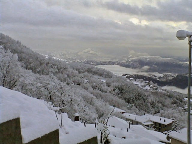 Montano 2005-04.jpg
