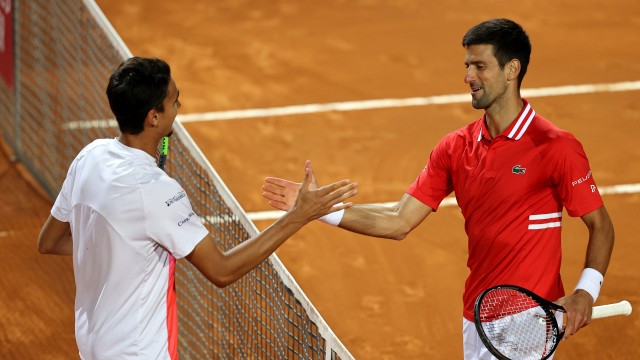 djokovic-sonego_yftp3ji693es1atmm469i6mr9.jpg