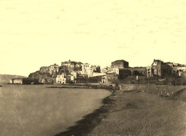 pozzuoli1858.jpg