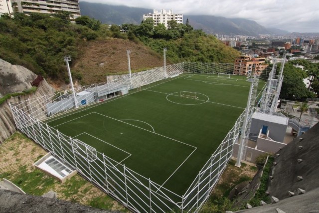 Caracas campo di calcio.jpg