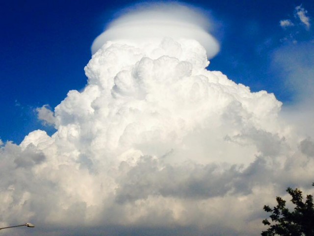 cumulonimbus pileus.jpg