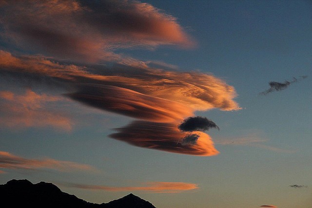 altocumuli lenticolari.jpg