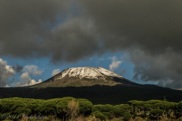 luigivitielloneveresiduavesuvio.jpg